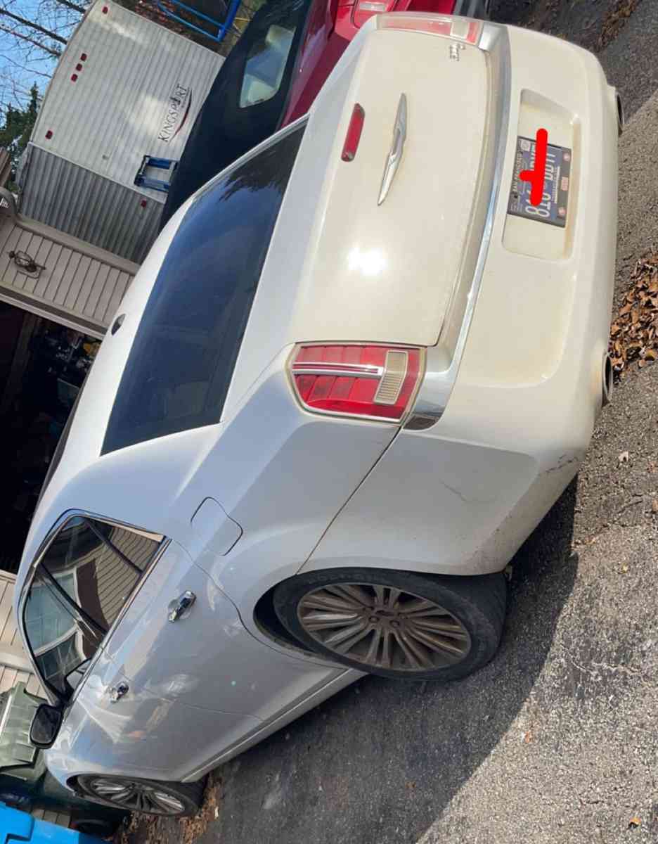 White 2013  Chrysler 300C Sedan 4D
