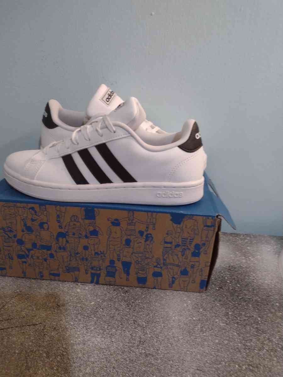 Adidas Grand court cloud shoes