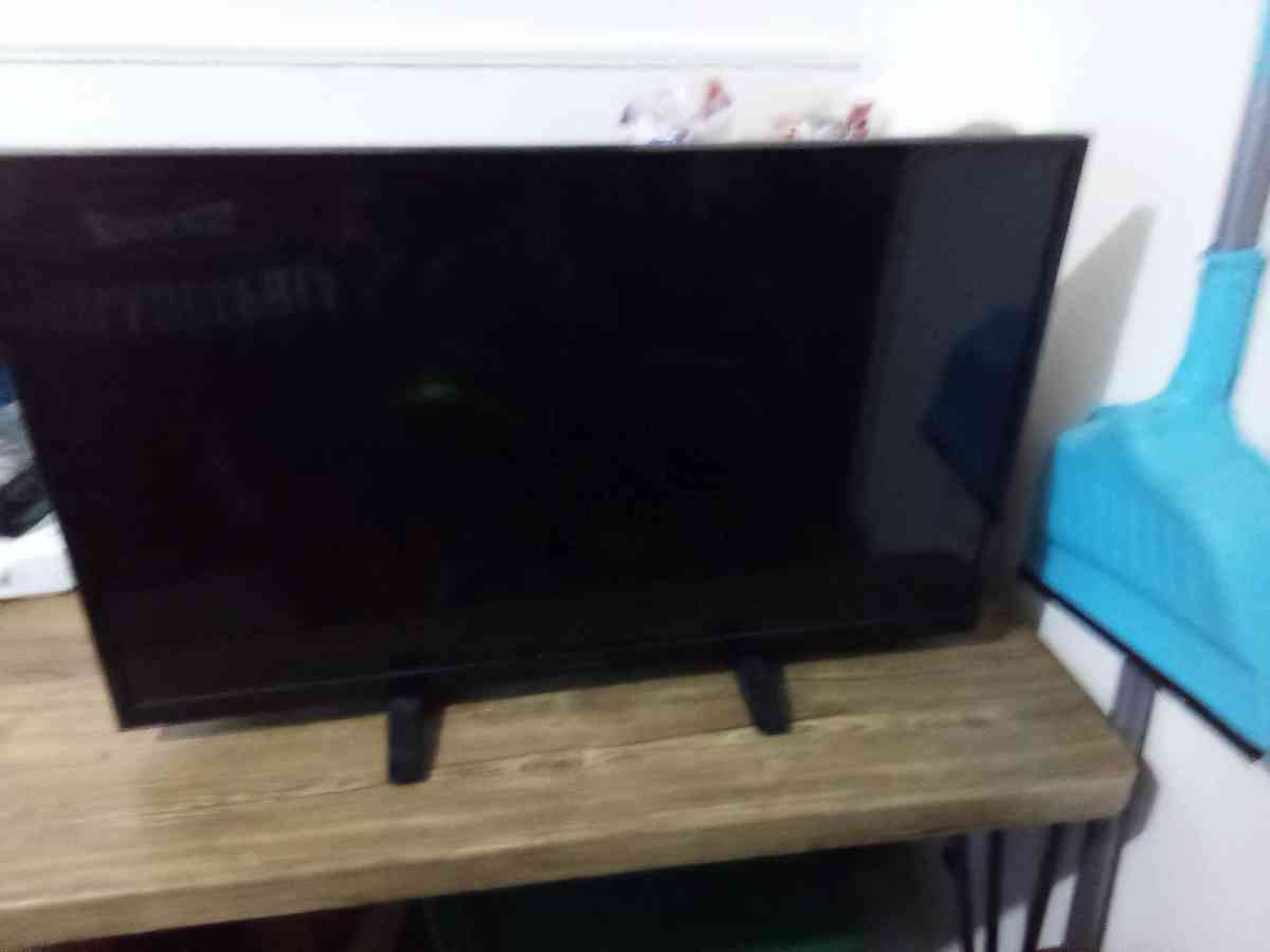 32in the TV is a really good condition