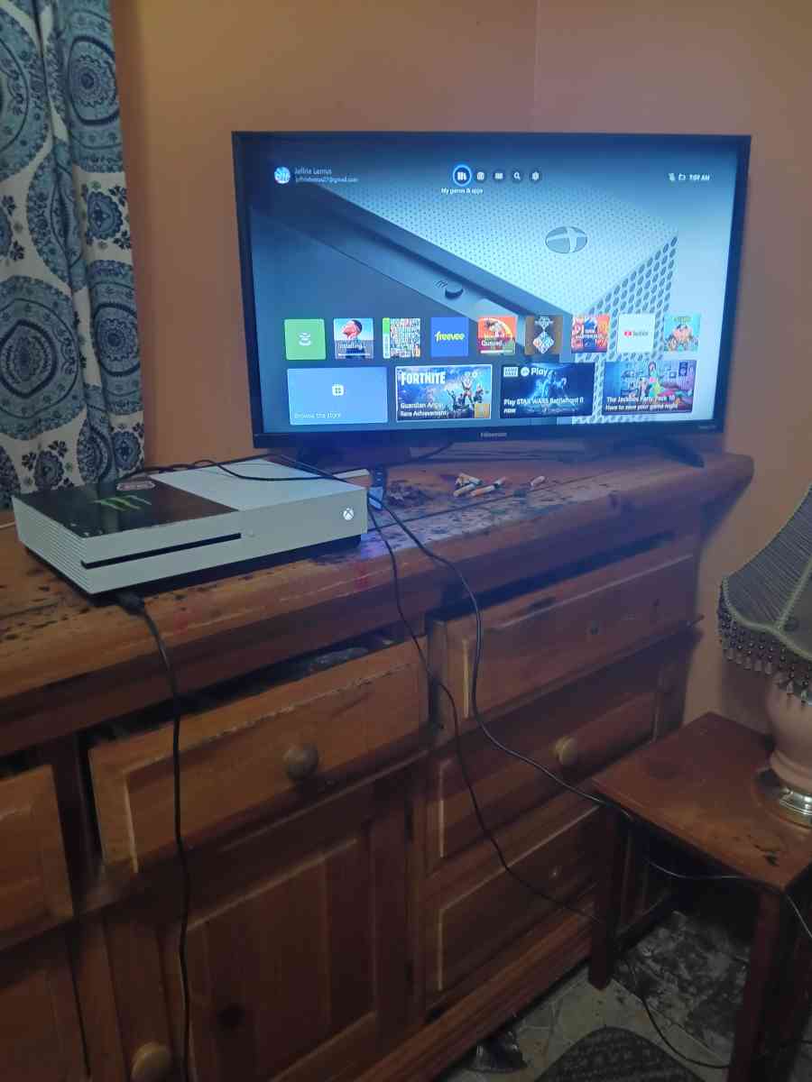 Microsoft Xbox One s 500gb Blu ray disc model bundle