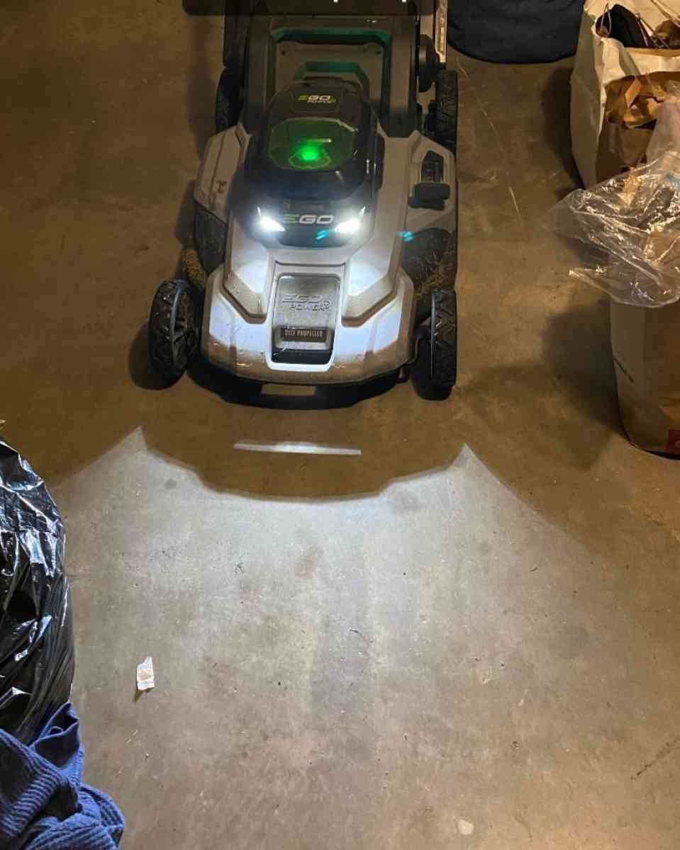 EGO CORDLESS ELECTRIC LAWN MOWER