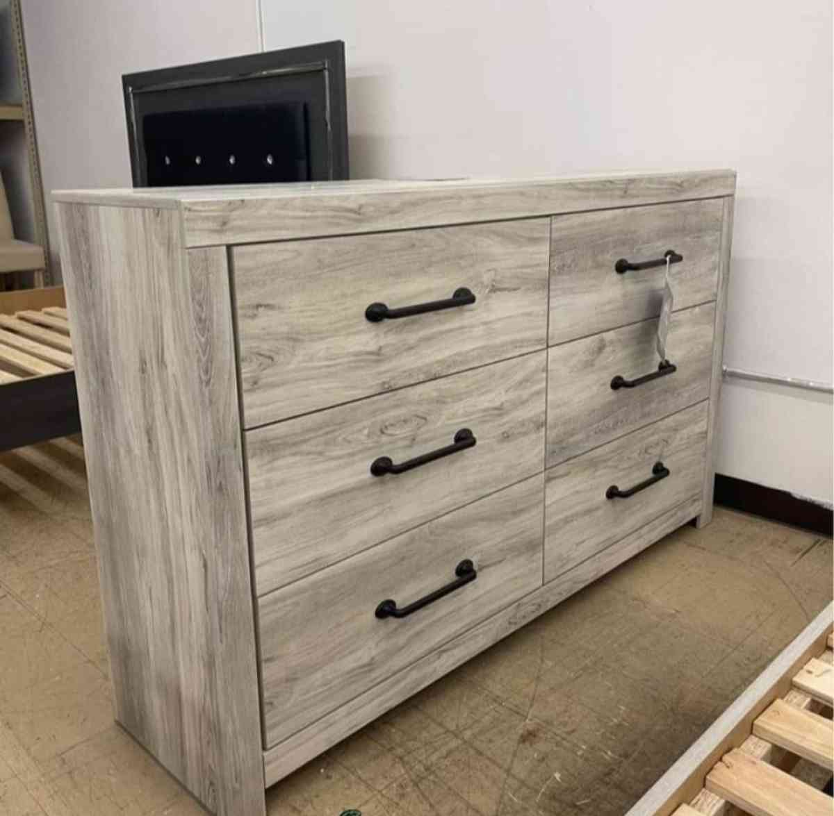 Cambeck Whitewash dresser