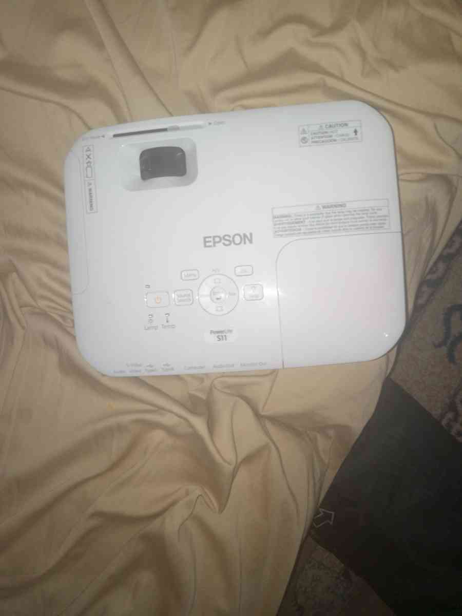 Epson home cinema 3LCD 1080p projector