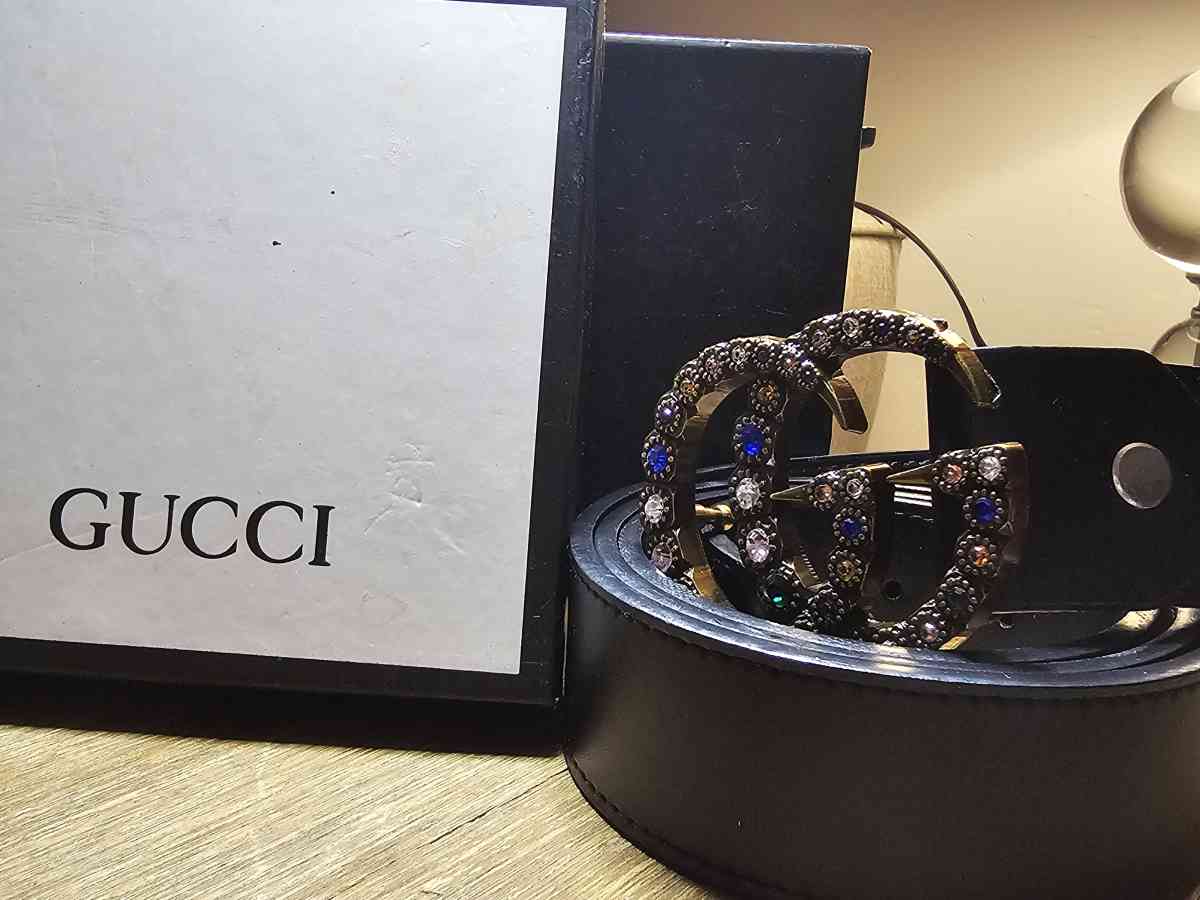 Knock off Gucci belt