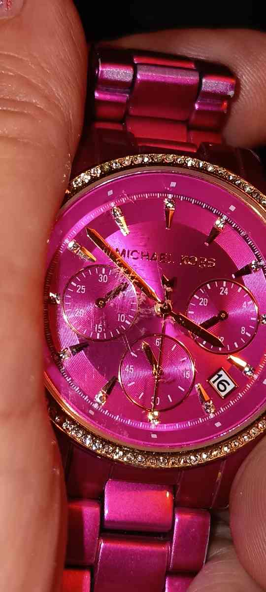 Michael kors pink watch
