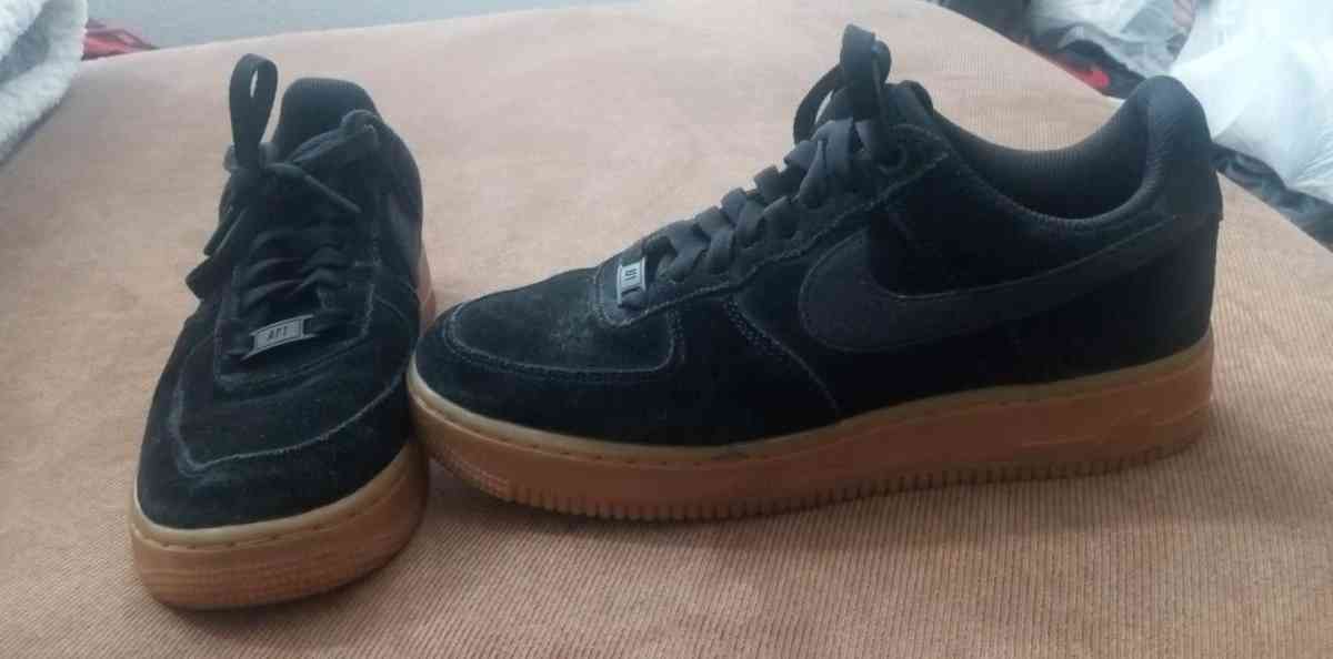 Nike Air Force 1 07 LV8 Suede Black Gum size 9