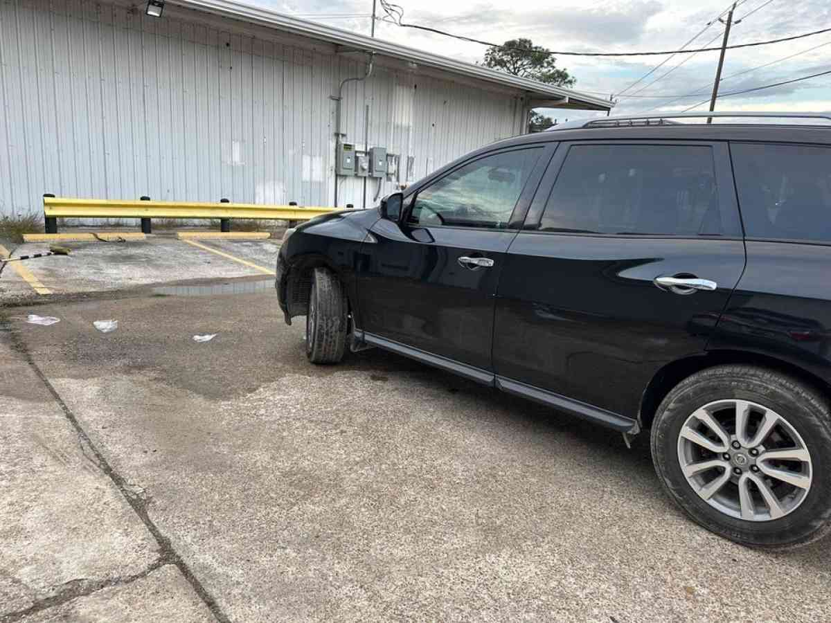 2016 Nissan pathfinder s