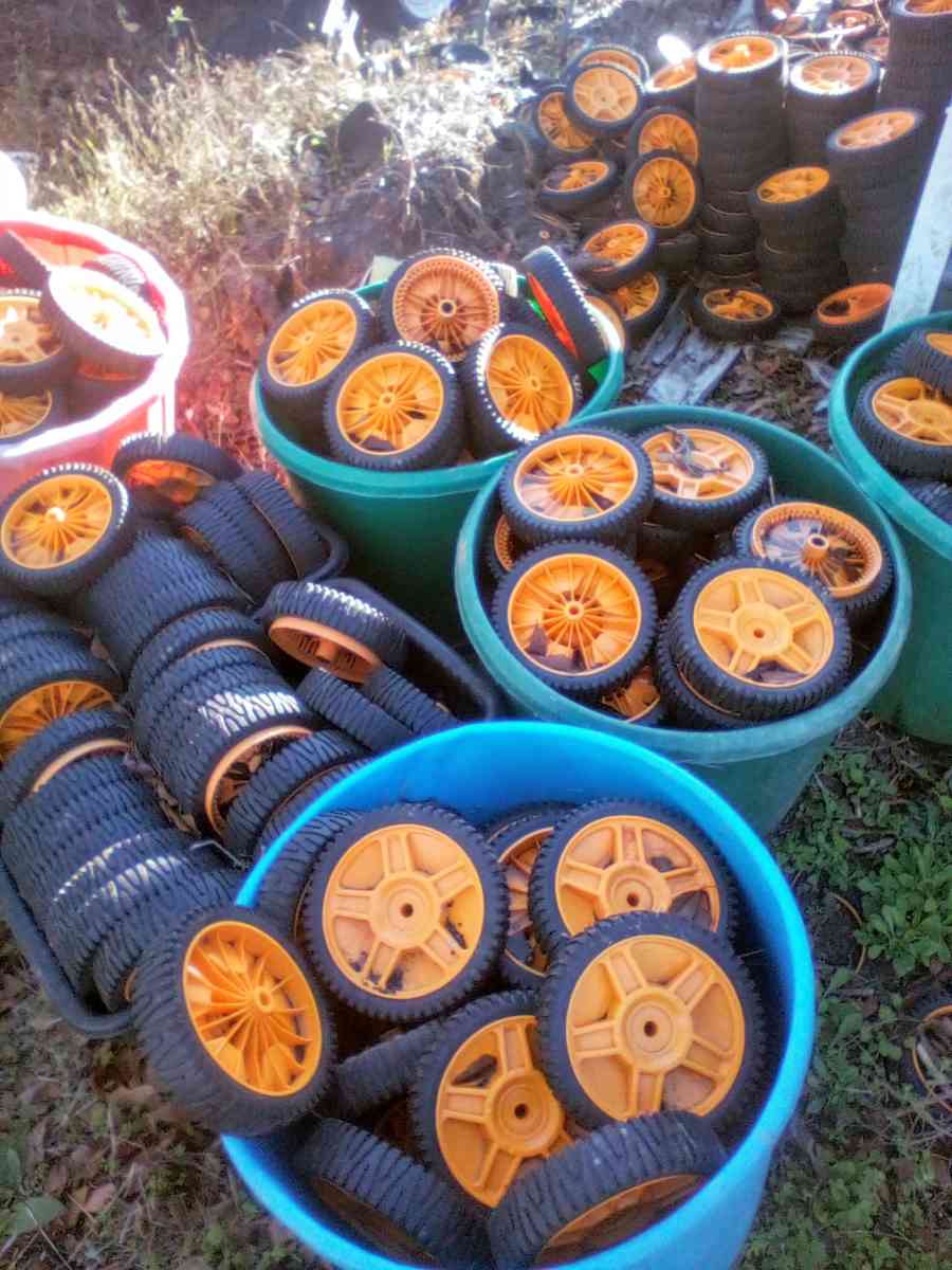 lowmower wheels and fat lighter sell by a bundle and set