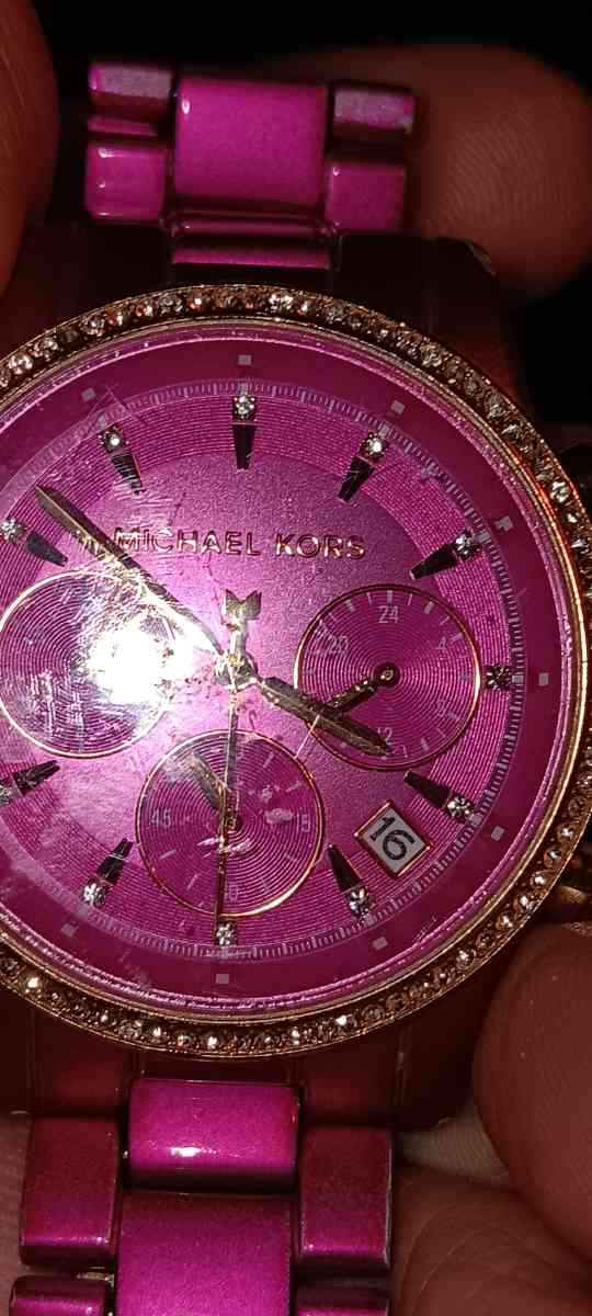 Michael kors pink watch