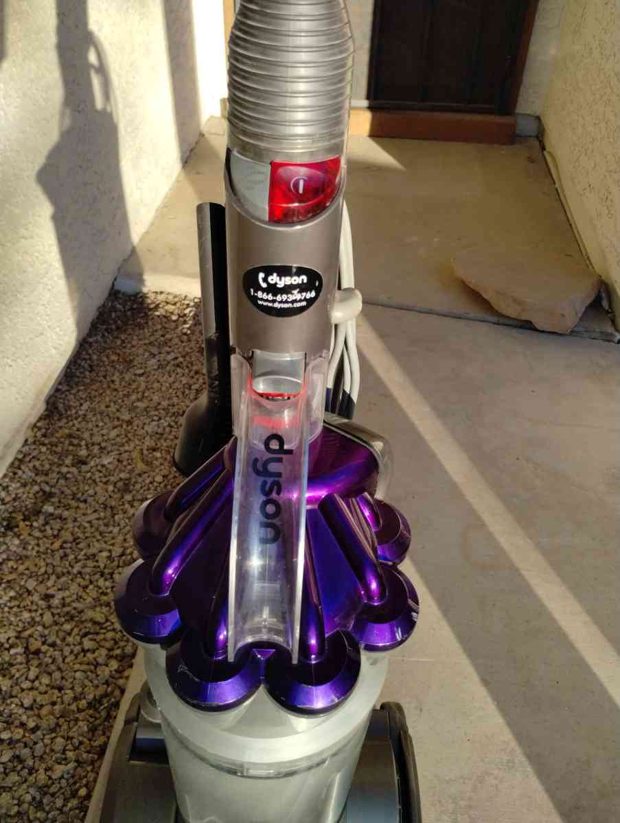 DYSON DC17 Absolute Animal Bagless Vacuum Cleaner