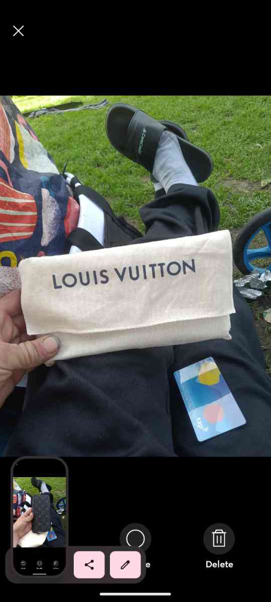 unisex LV wallet