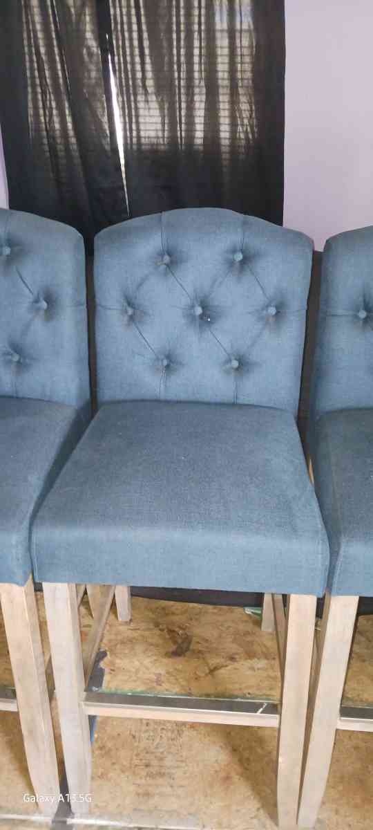Set of 4 Blue fabric like new bar stools