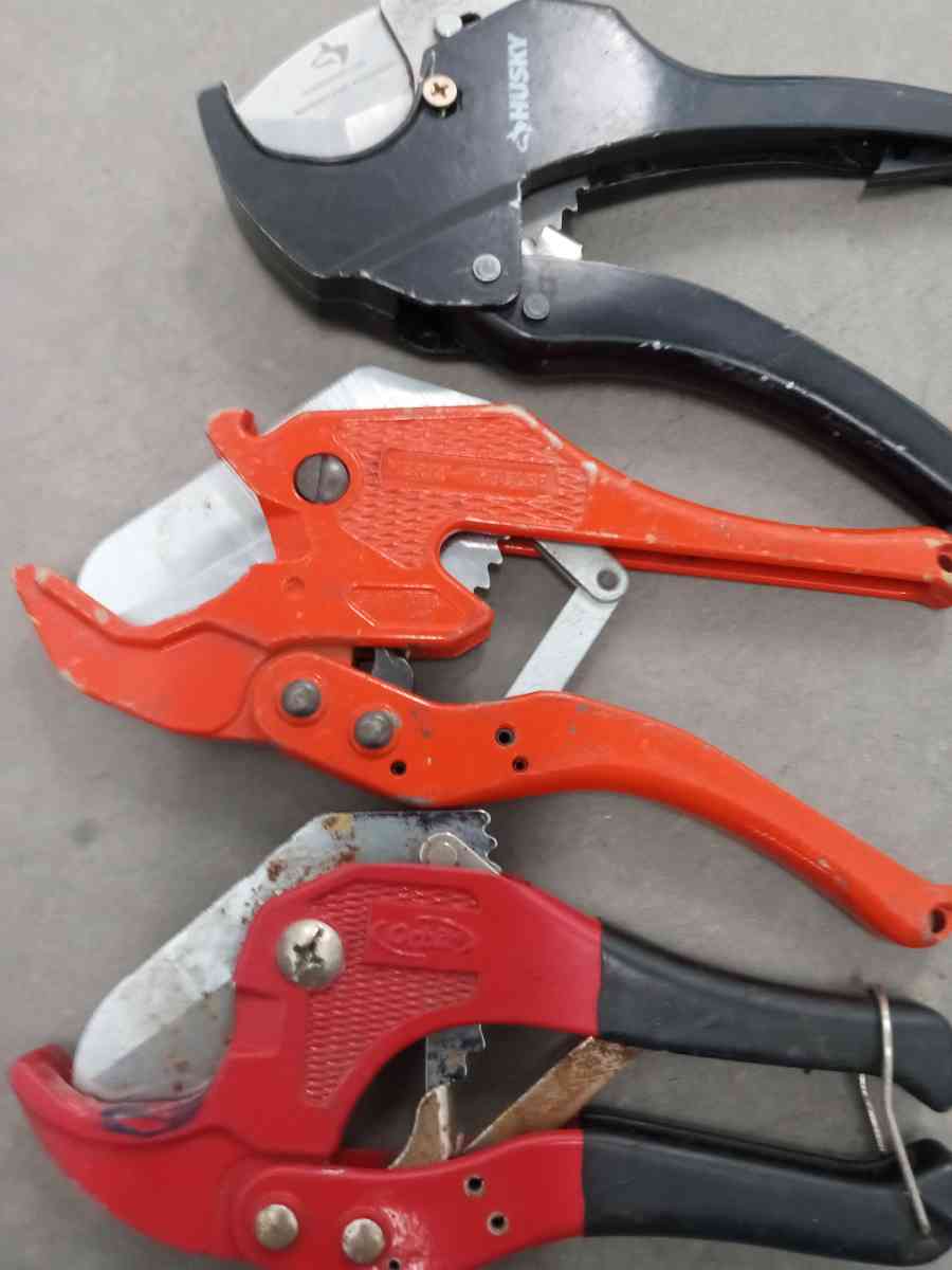 lot of 3 ratcheting Husky Orbit Merry falls