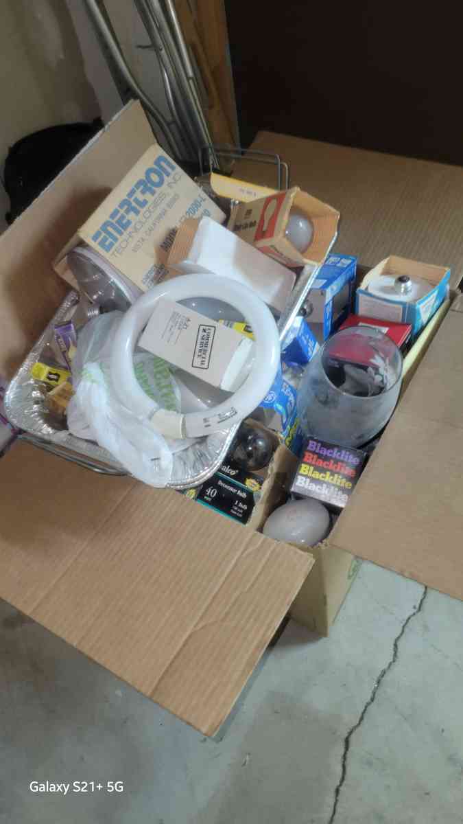 many different types and sizes of light bulbs and fixtures