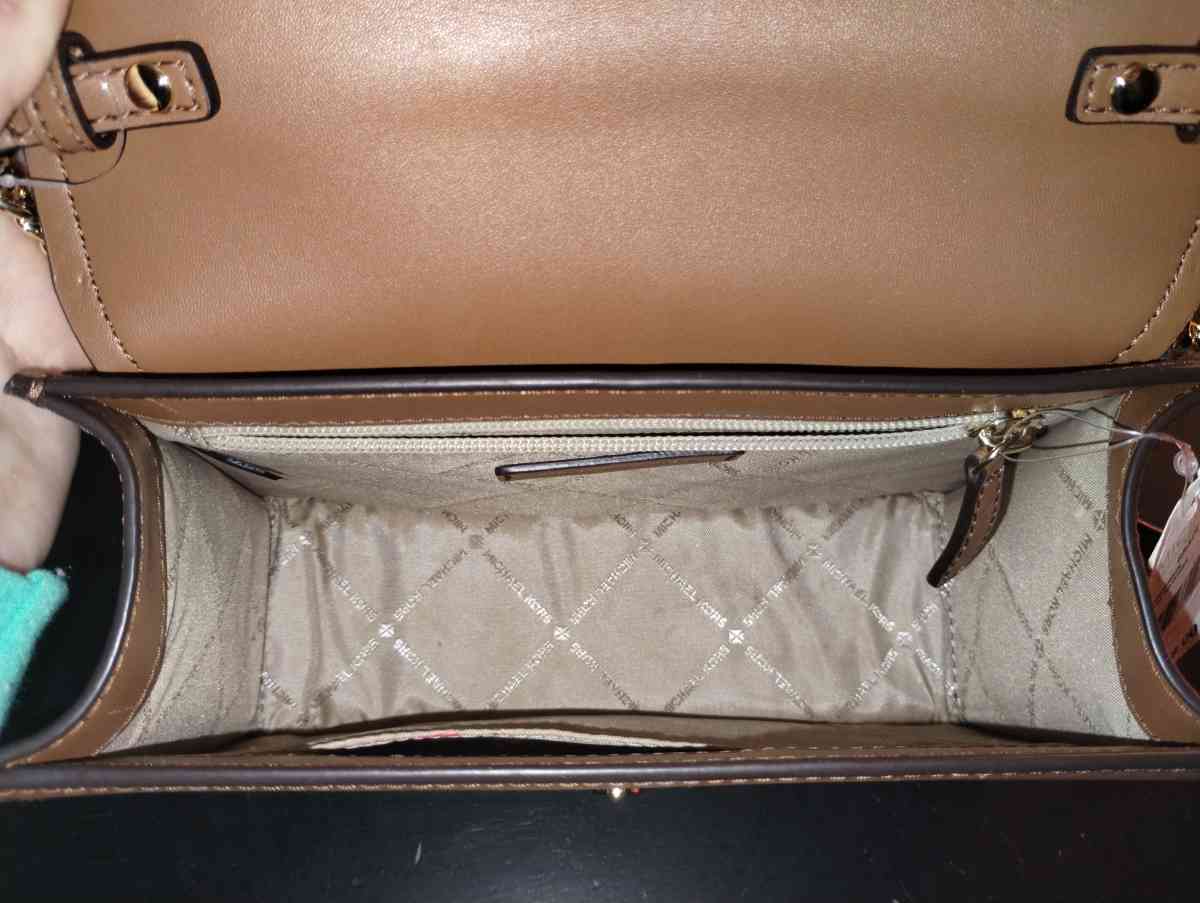 Michael kors crossbody purse