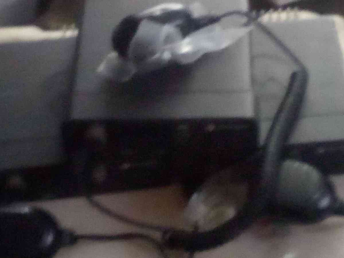 Motorola xps 4350 uhf twoway radio with mics