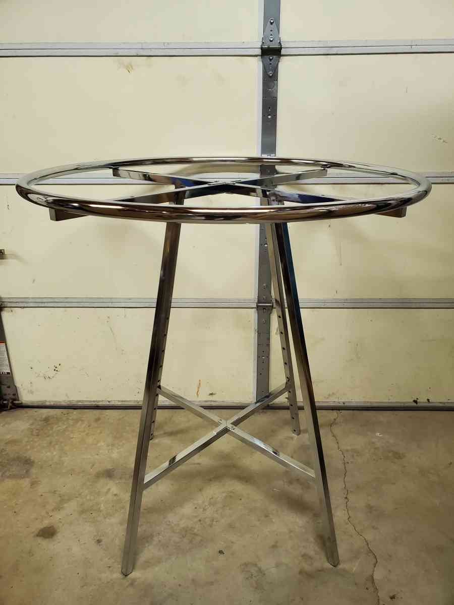 42 Inch Circle Clothing Rack  Brand New In Box