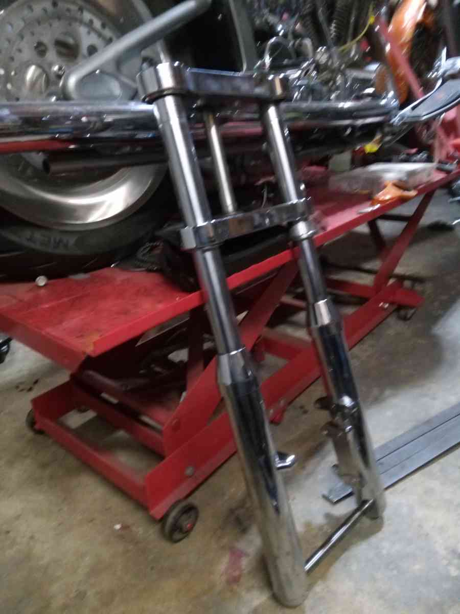 wide gluid front end brand new fits most Harley Davidson