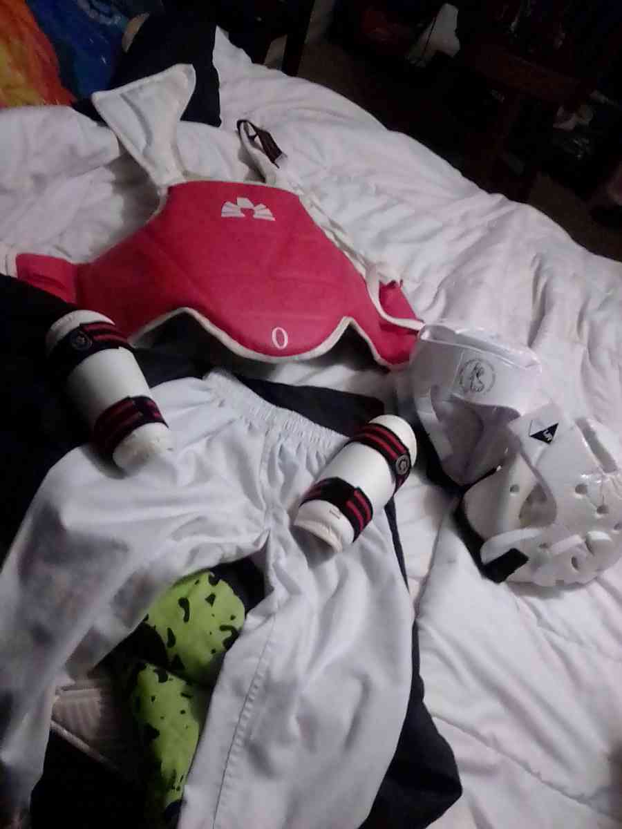 martial arts sparring gear for ages 8 and 9 size small