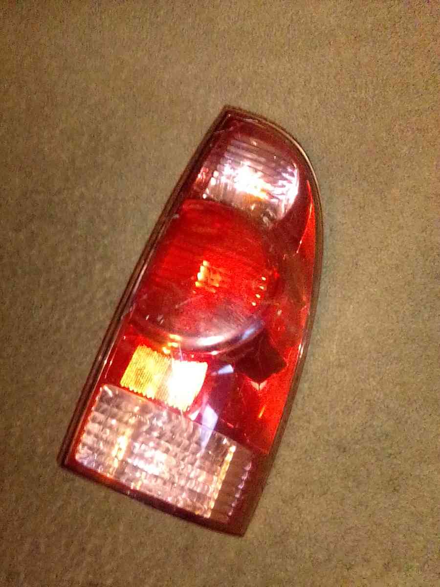 2003 Toyota 4Runner Right rear tail light