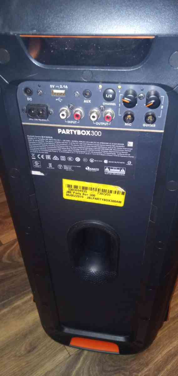 Jbl Bluetooth  subwoofer speaker