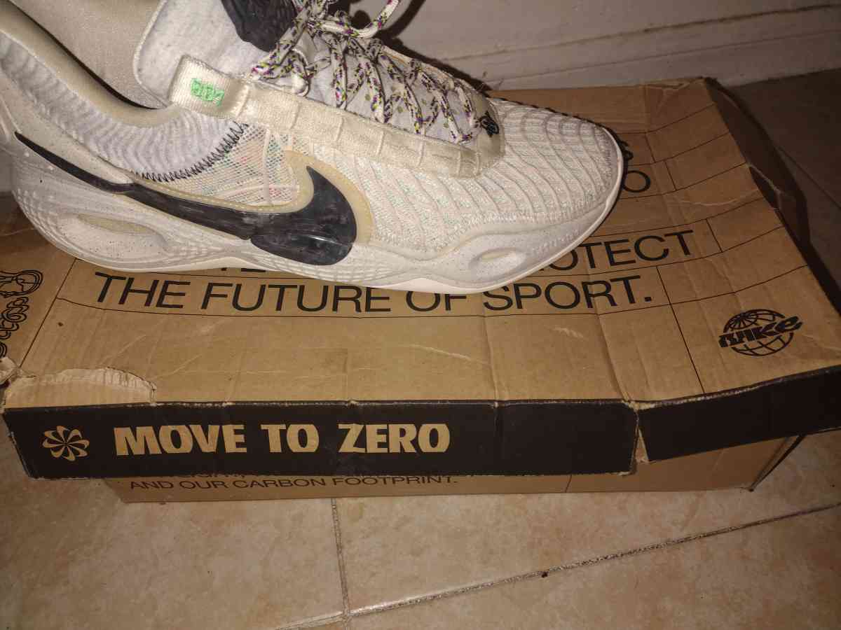 Nike Cosmic Unity Size 12