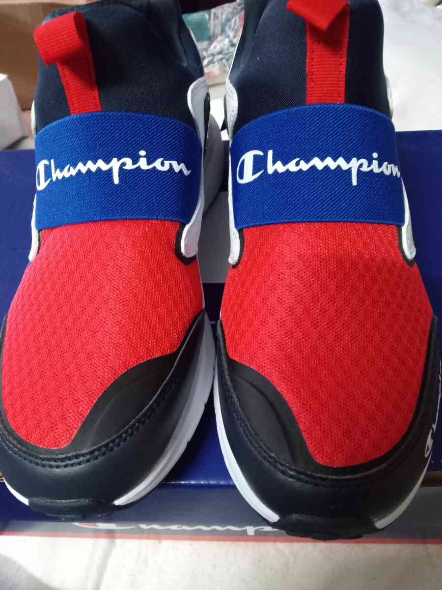 Althletic tennis shoes