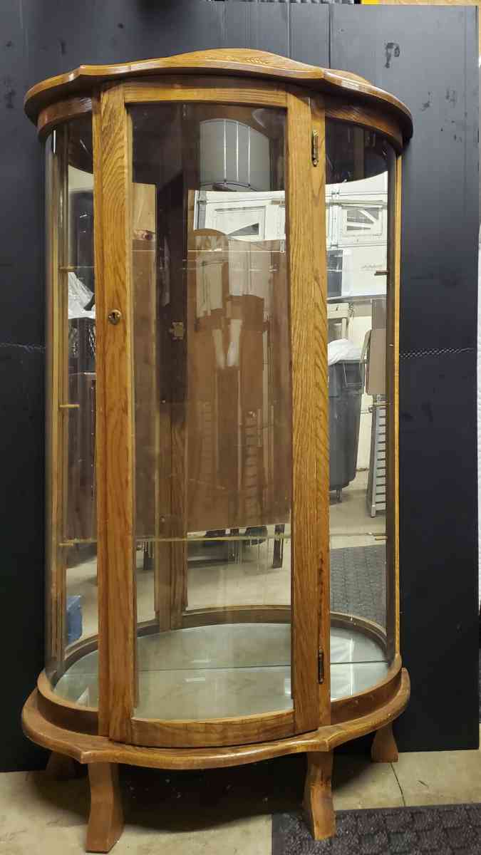 Lighted Curio Cabinet With 3 Shelves  No key Have 2 Availabl