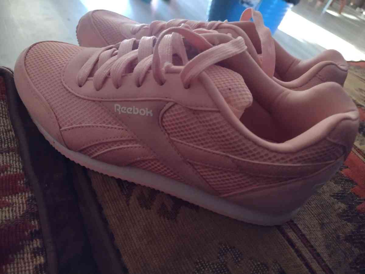 Reebok Shoes size 5