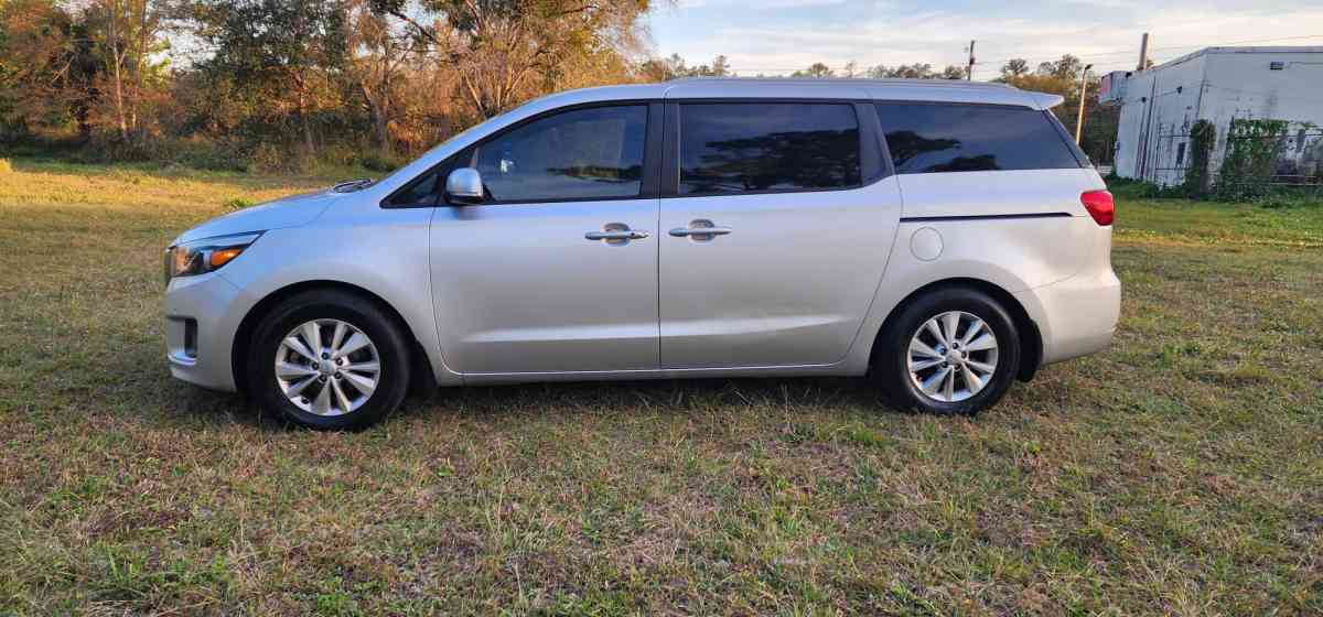 kia Sedona 2017