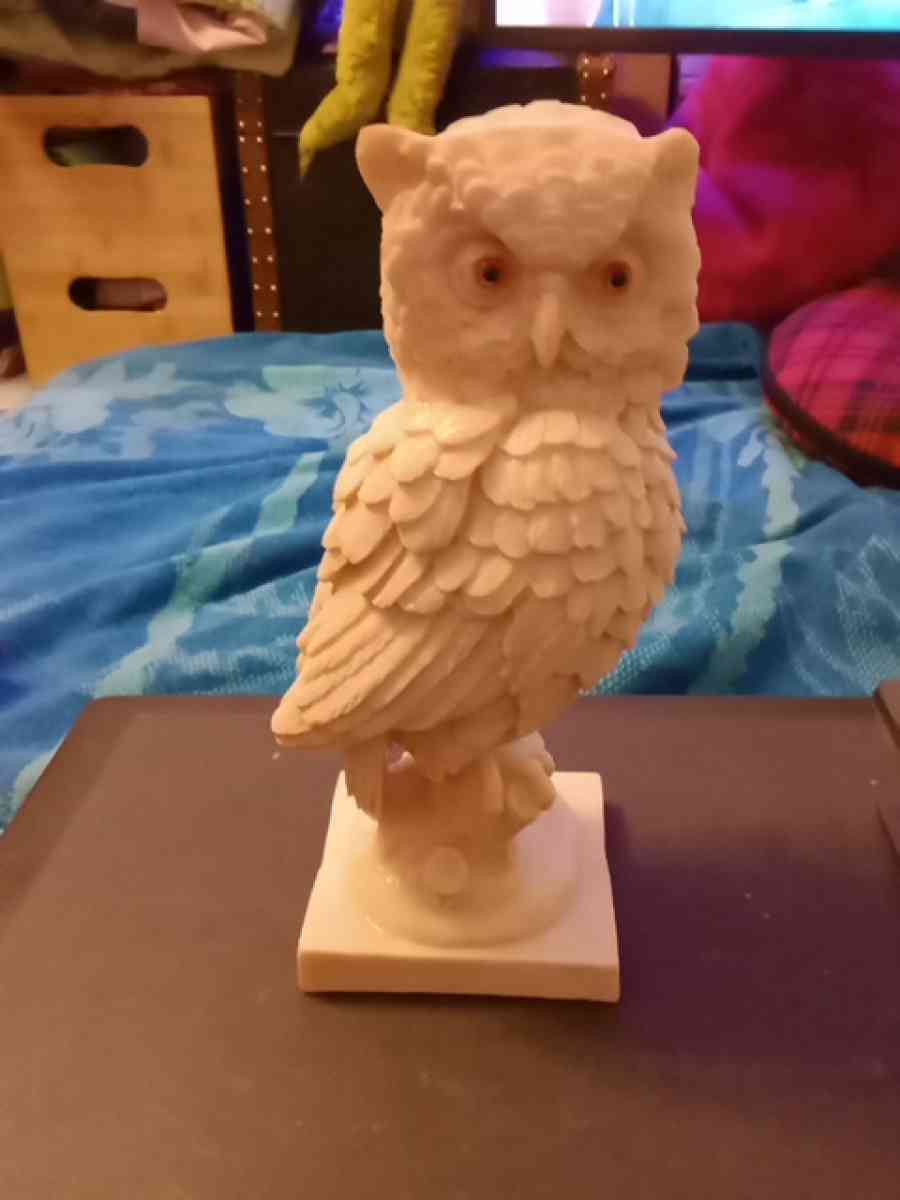 Alabaster carved figurine white owl w red eyes