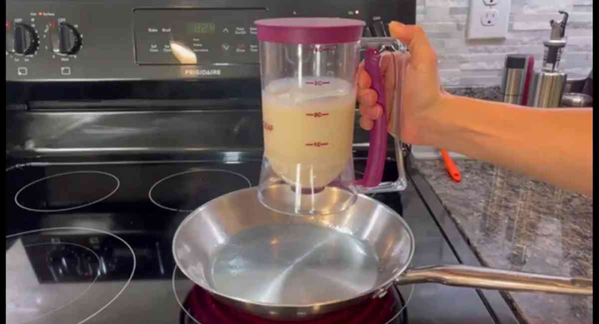 1pc Pancake Cupcake Batter Dispenser With Foldable Batter Se