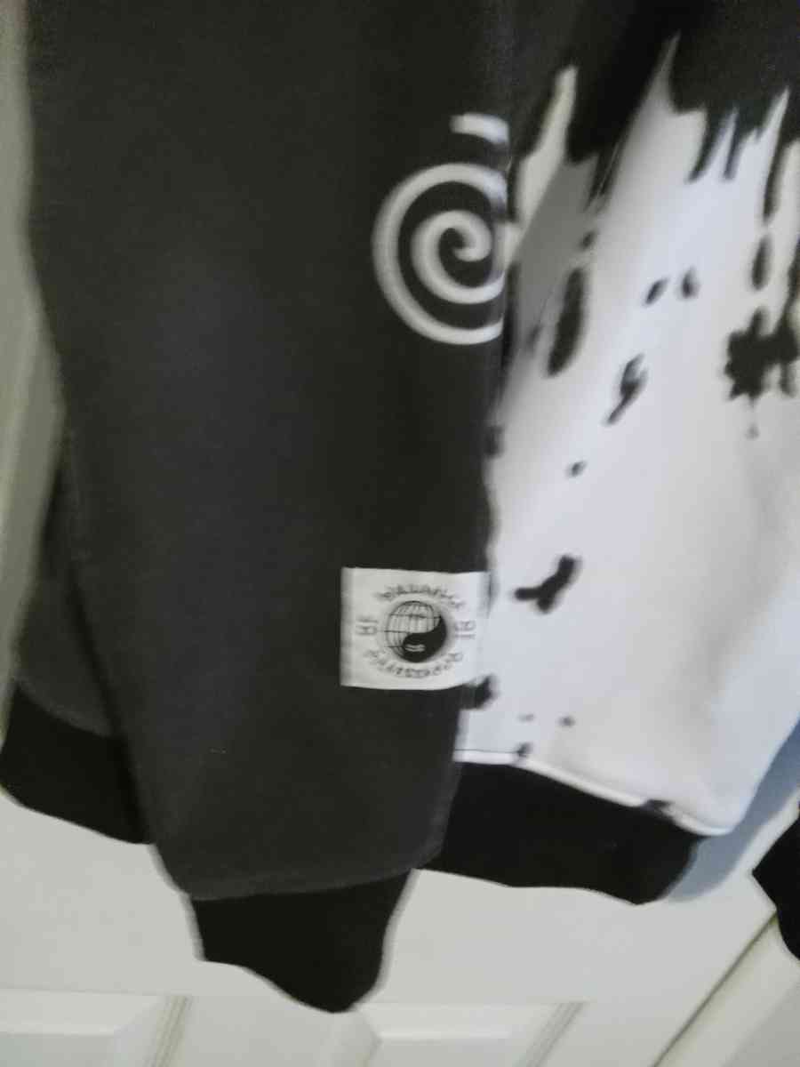 Mens Small BlackWhite Karma Hoodie