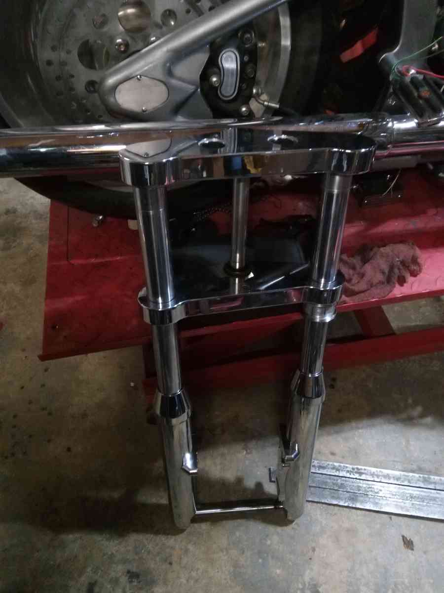 wide gluid front end brand new fits most Harley Davidson