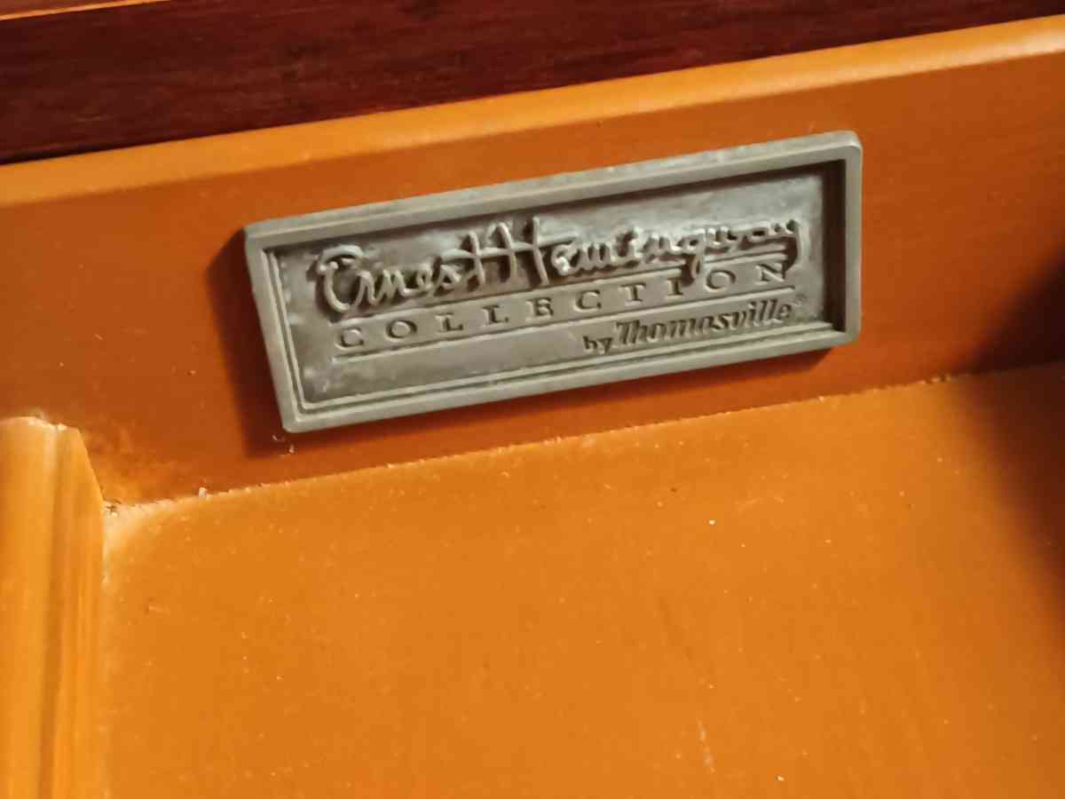 Ernest Hemingway papa stand writing Desk