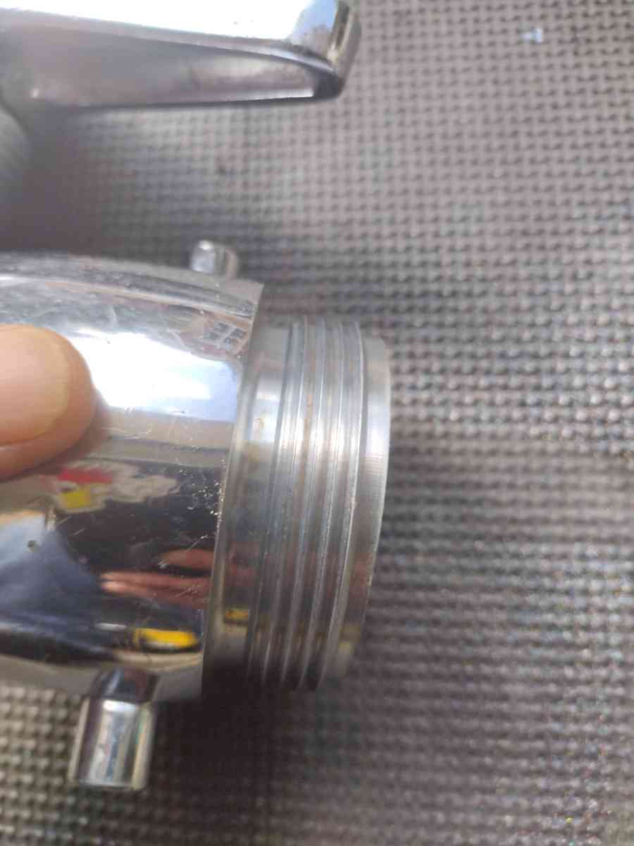 AKRON BFG TWO N A HALF inch Hydrant adapter