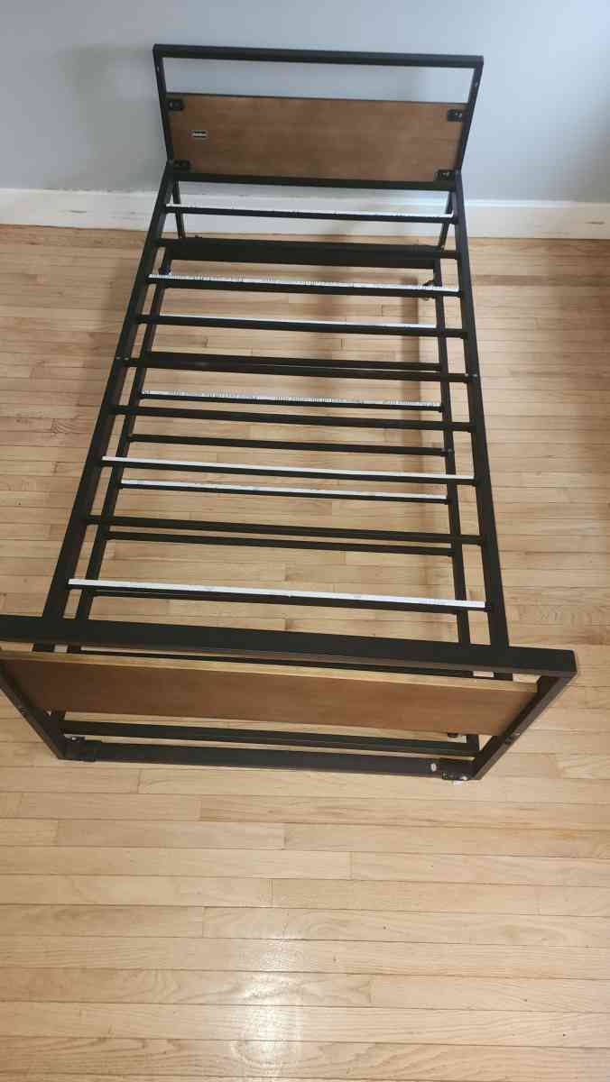 Twin Bamboo Wood Antique Metal Daybed with Trundle