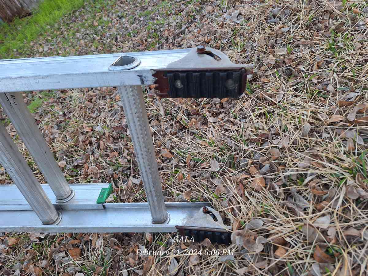 Warner aluminum 24 ft ladder