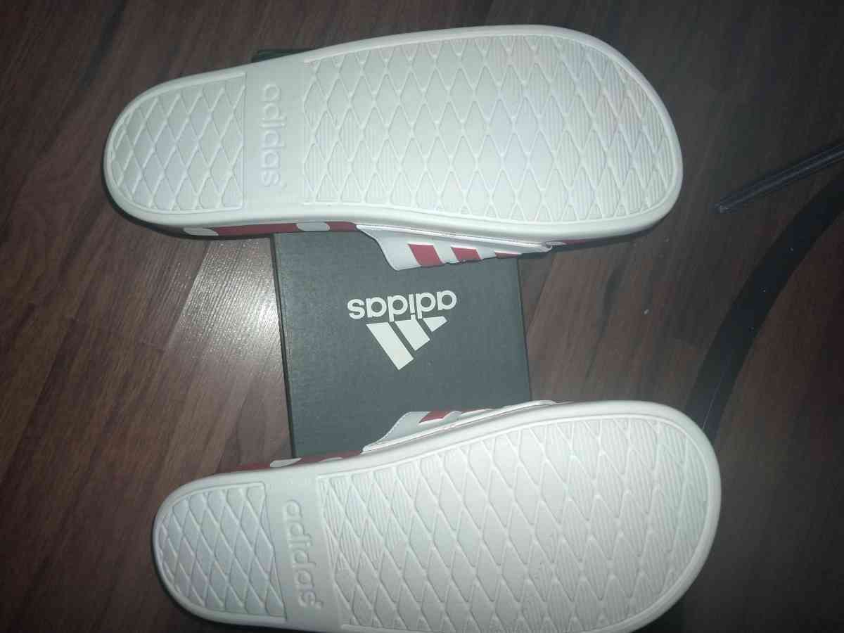 Minnie mouse slides size 11 new in box Adidas