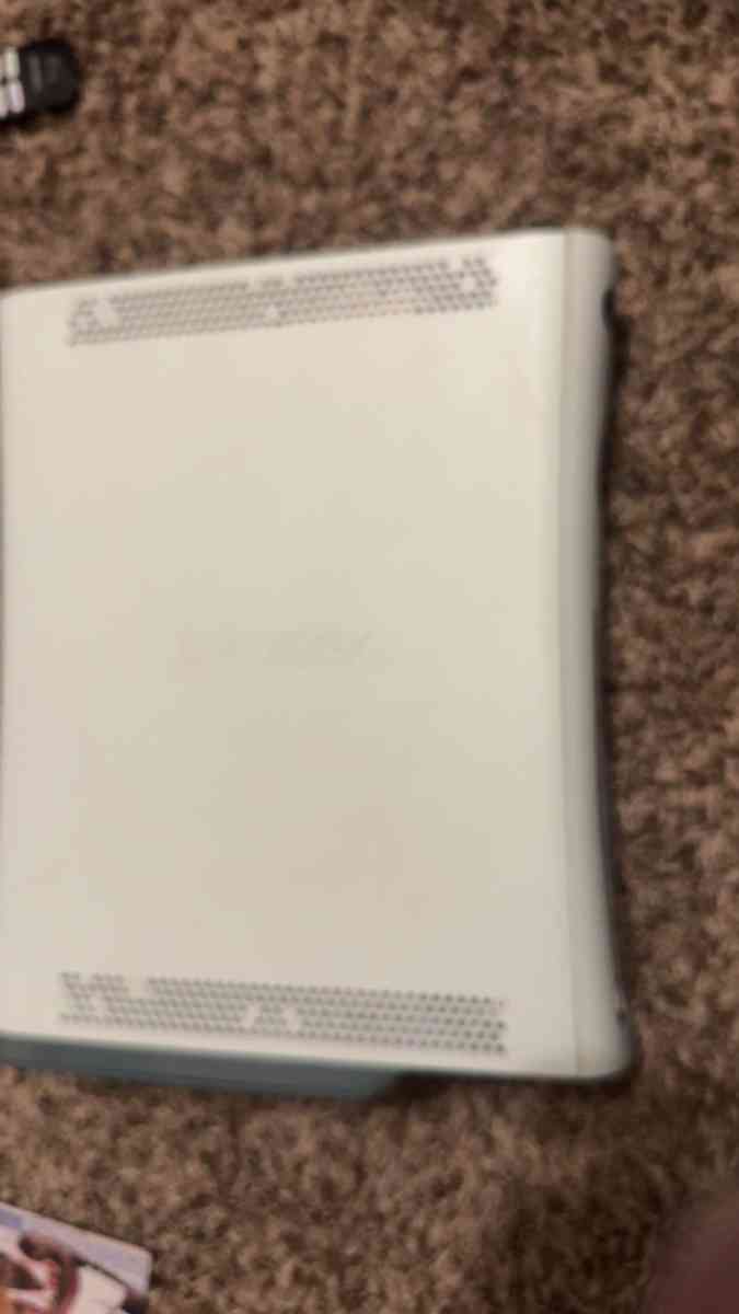 Xbox 360 2 controllers plus games