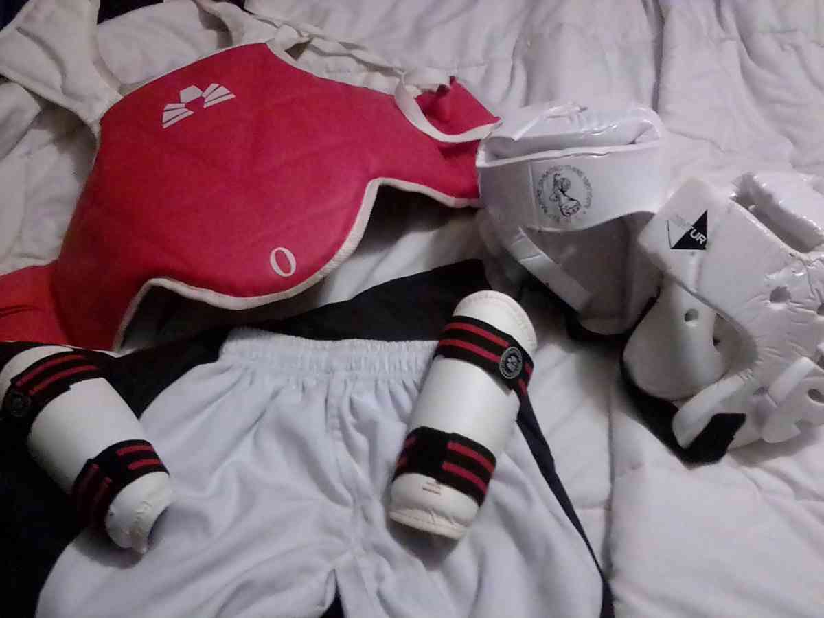 martial arts sparring gear for ages 8 and 9 size small