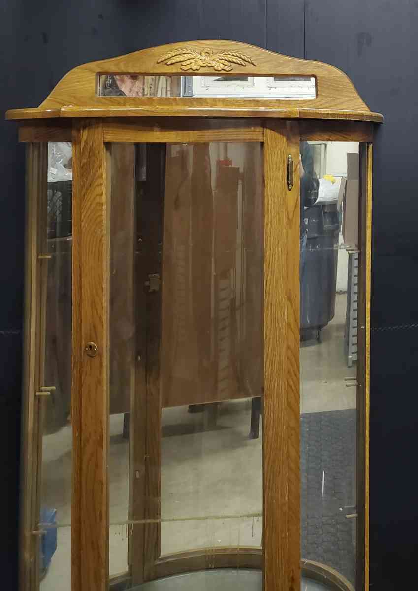 Lighted Curio Cabinet With 3 Shelves  No key Have 2 Availabl