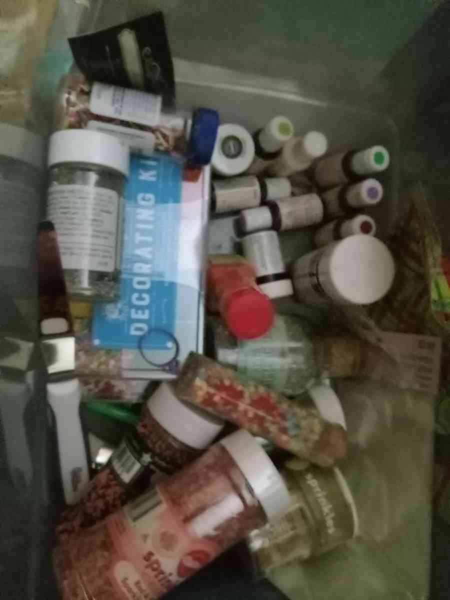 cake decorating  items