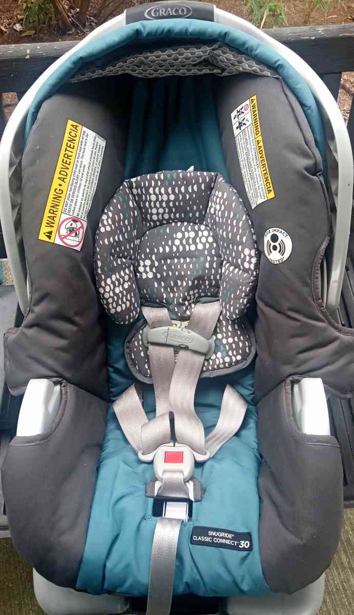 GRACO CAR SEAT AND BASE
