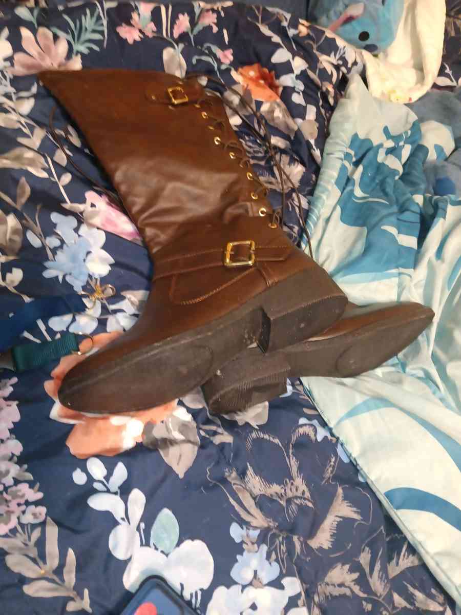 brown boots