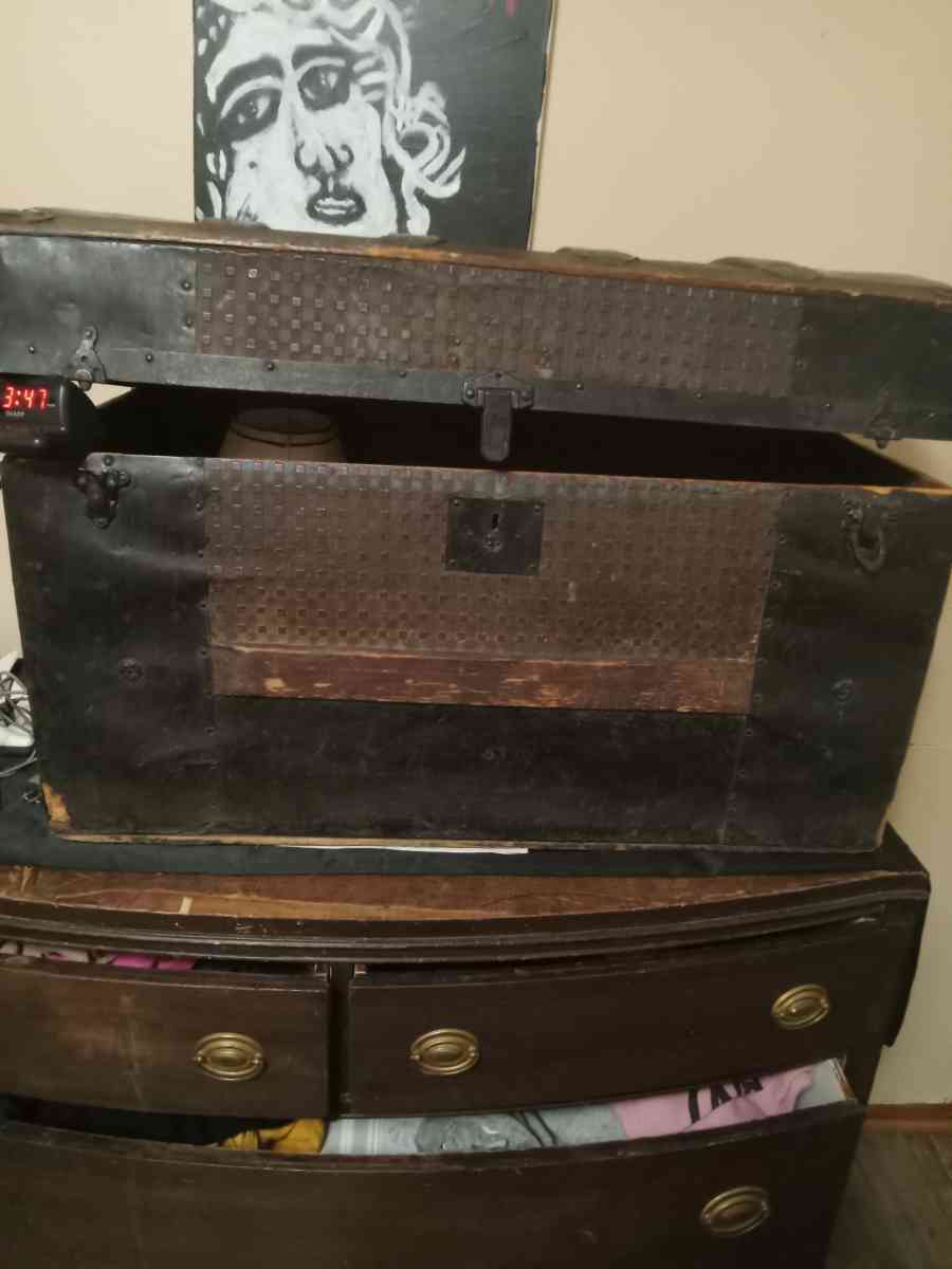 pictures dresser vase tables