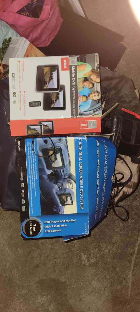 two pairs of mobile TV screens