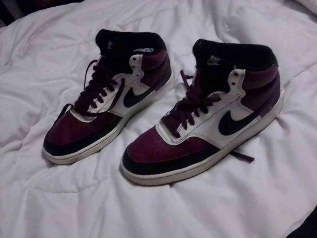 very used  size 8 Nike maroon boys hi tops