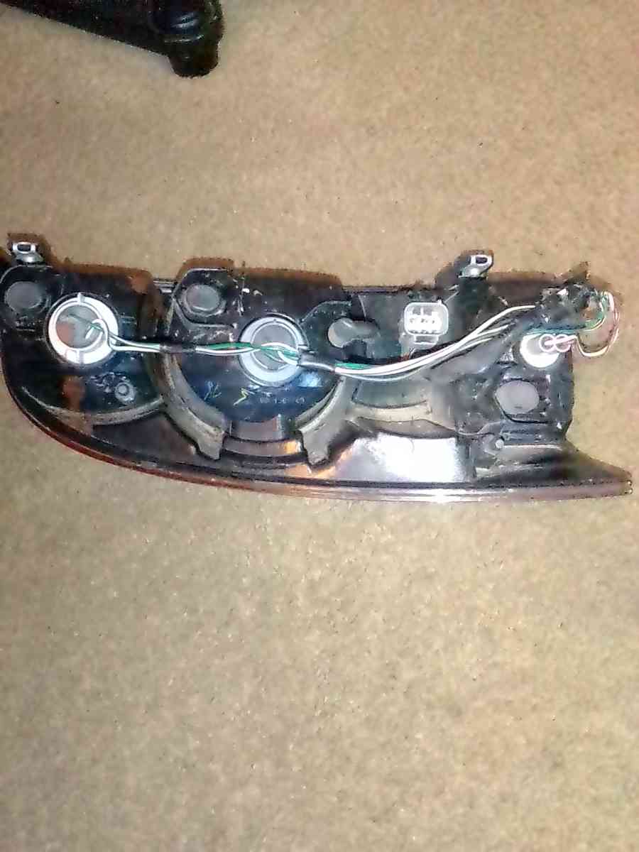 2003 Toyota 4Runner Right rear tail light