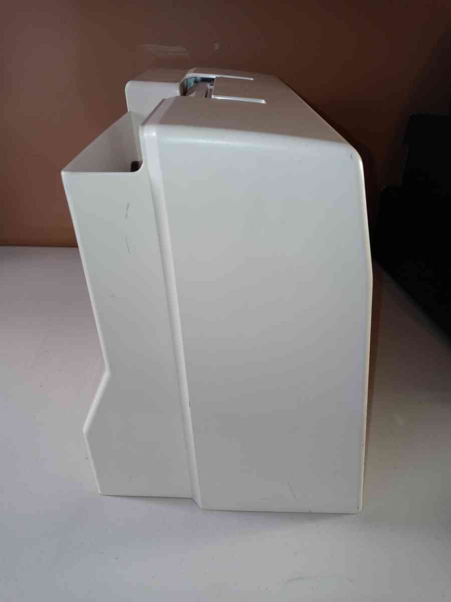 Husqvarna Rose 400 embroidery sewing machine